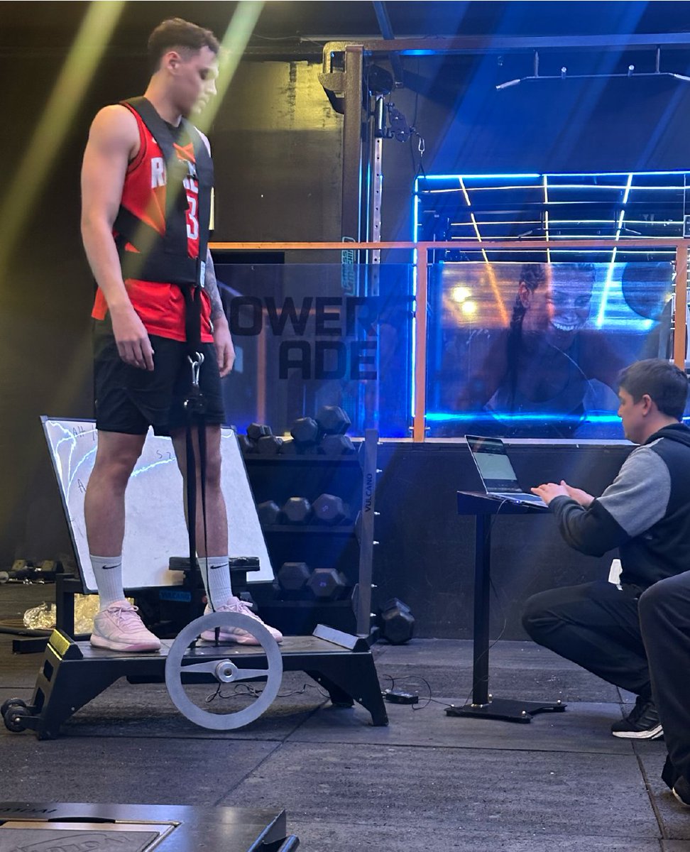 IVOLUTION ® tweet media