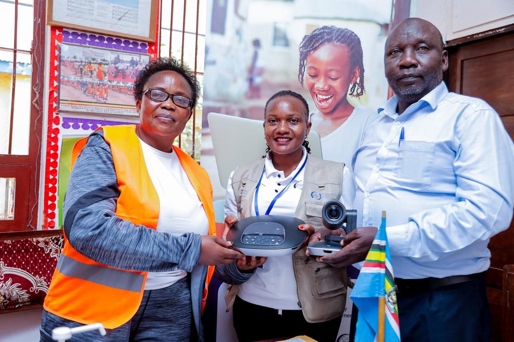 DECEDA (@ict4primary) on Twitter photo <a href="/UCC/">UCC Ireland</a> <a href="/UCC_Official/">UCC</a> Earlier today, the Head Teacher of North Road P/S in Mbale City, Mrs. Wakooli Juliet, and the PTA Chairperson, Mr. Siraji Mugweri, signed an MOU witnessed by the Project Coordinator, Mrs. Mary Nantumbwe.
The signing followed the official handover of ICT equipment to the school. <a href="/UCC/">UCC Ireland</a> <a href="/UCC_Official/">UCC</a> Earlier today, the Head Teacher of North Road P/S in Mbale City, Mrs. Wakooli Juliet, and the PTA Chairperson, Mr. Siraji Mugweri, signed an MOU witnessed by the Project Coordinator, Mrs. Mary Nantumbwe.
The signing followed the official handover of ICT equipment to the school.