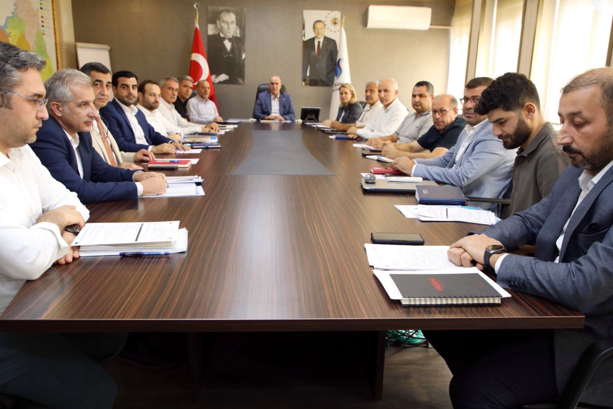 Şanlıurfa’mıza en iyi hizmetleri kazandırmanın gayretiyle çalışıyoruz. 🚰🚧👷

ŞUSKİ Genel Müdürümüz Emin İZOL’un koordinesinde Genel Müdür Yardımcımız, Daire Başkanlarımız ile birlikte haftalık planlama ve değerlendirme toplantısını gerçekleştirdik.

<a href="/IzolEmin/">Emin İzol</a> <a href="/sanliurfabld/">Şanlıurfa Büyükşehir 🇹🇷</a>