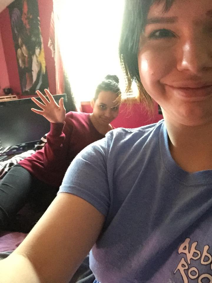 faeryblooded's tweet image. Found this old ass pic of @TheCurlyCutie and I LMFAO my brows, the death note wall scroll, fuschia &amp;amp; pink walls, its all so much 😂