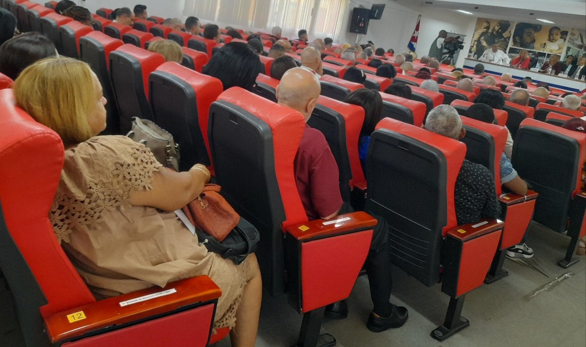 Dra.Tania Margarita Cruz Hernández (@taniamcruzhdez) on Twitter photo 🇨🇺Damos inicio a la vigésimo tercera Reunión anual de Jefes de Brigadas Médicas Cubanas en el exterior. La casa grande de la Cooperación Médica <a href="/Colaboracionqba/">Unidad Central de Cooperación Médica 🇨🇺</a> hoy vibra llena de emociones con tan importante evento➡️Fortalecer la colaboración nos une
#UnidosXCuba
#CubaPorLaVida 🇨🇺Damos inicio a la vigésimo tercera Reunión anual de Jefes de Brigadas Médicas Cubanas en el exterior. La casa grande de la Cooperación Médica <a href="/Colaboracionqba/">Unidad Central de Cooperación Médica 🇨🇺</a> hoy vibra llena de emociones con tan importante evento➡️Fortalecer la colaboración nos une
#UnidosXCuba
#CubaPorLaVida