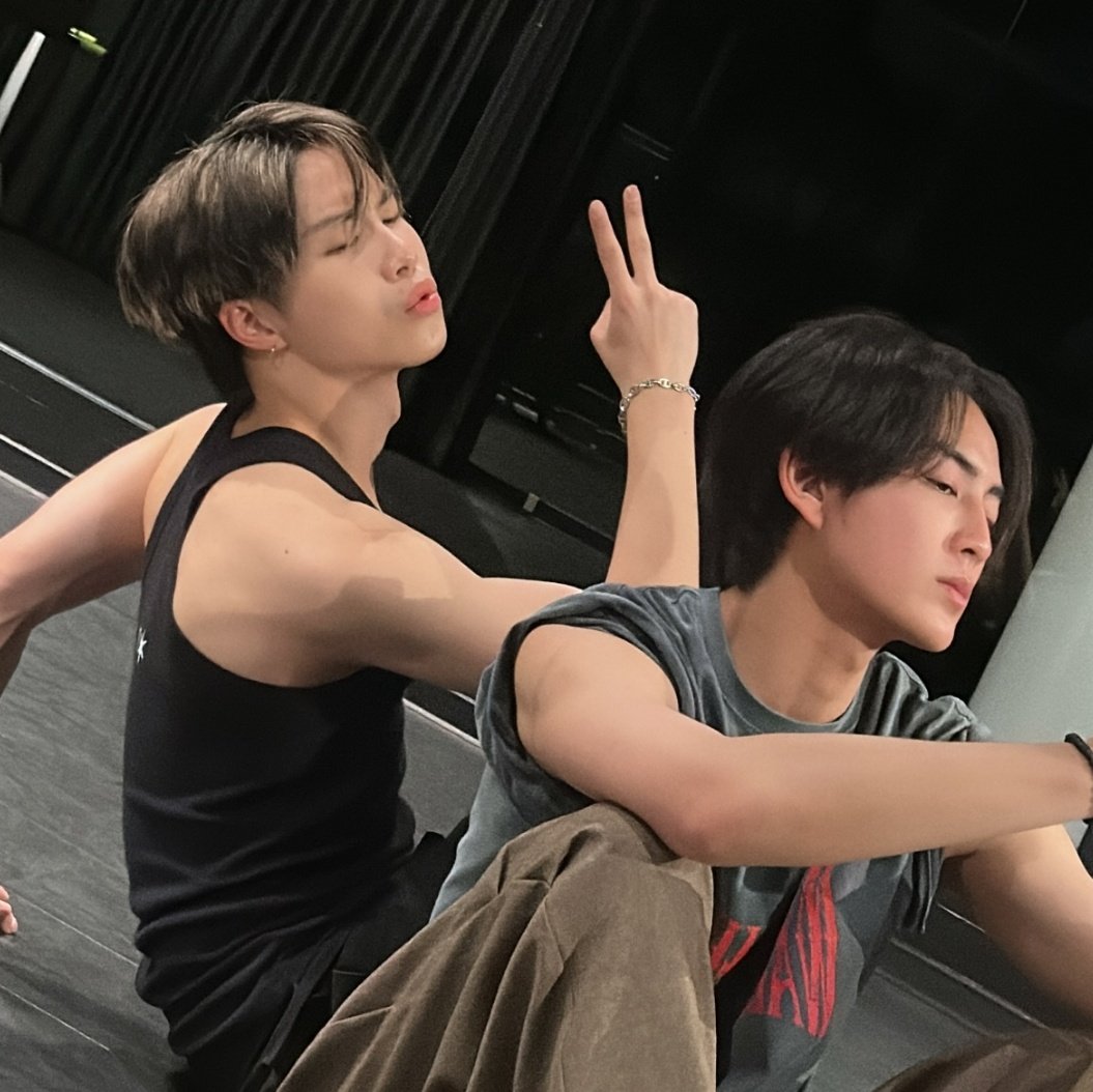 lillybaek's tweet image. โคตรหล่อเลยวะ😭😭😭😭😭