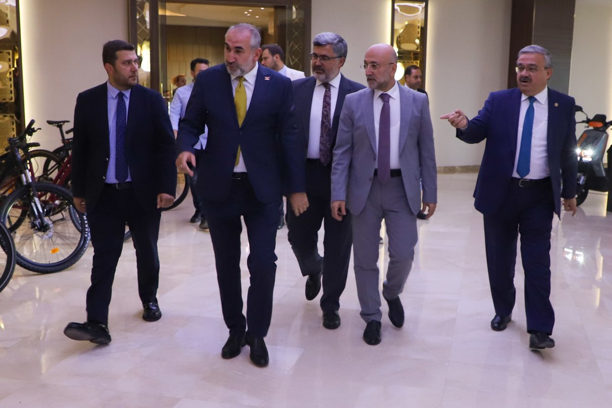 Türkiye-Çin İş Geliştirme ve Destekleme Derneği tarafından düzenlenen “Türkiye-Çin İlişkileri ve Ticari Fırsatlar İş Forumu”na İl Başkanımız Av. Turgay Şahin, Milletvekillerimiz Av. Ali Özkaya, Av. İbrahim Yurdunuseven ve Dr. Hasan Arslan katıldı

İki ülke arasındaki ekonomik