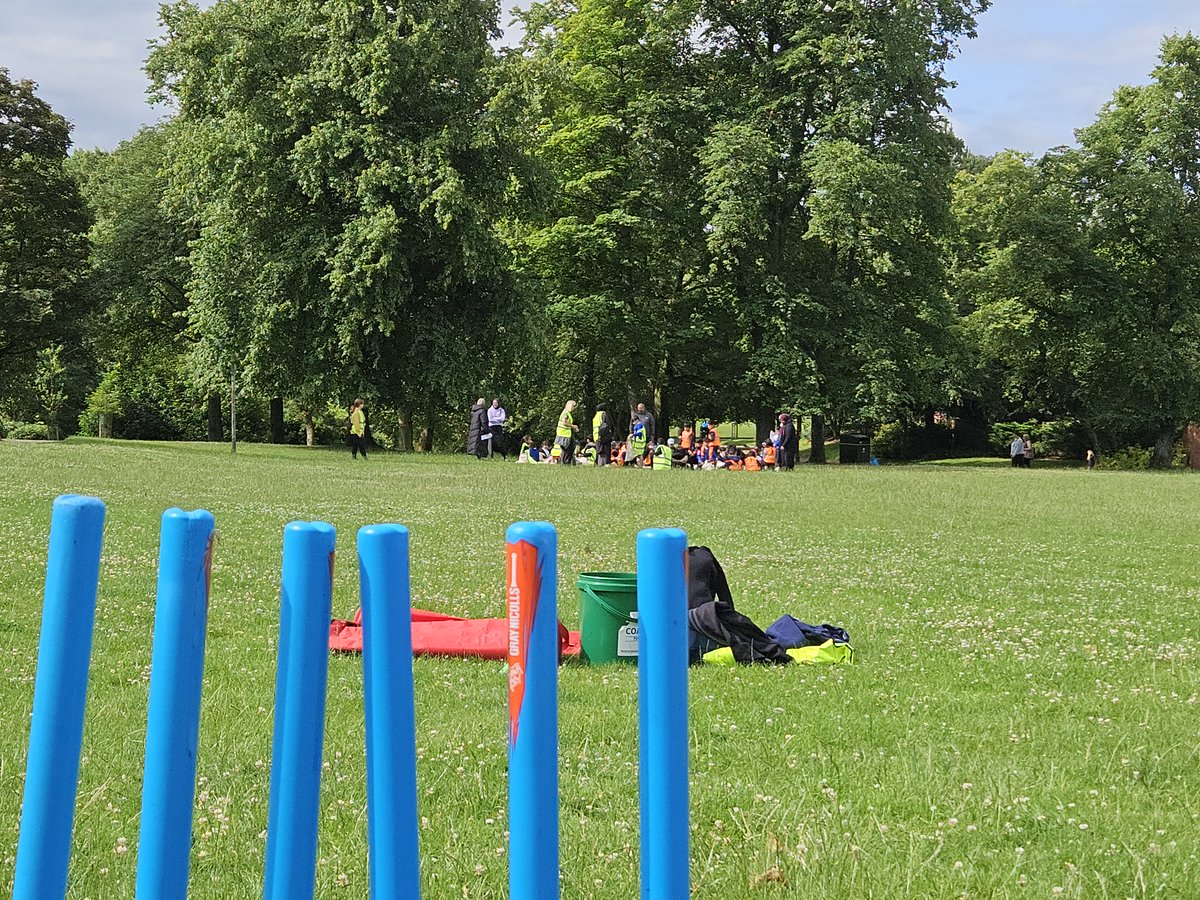 Sun, park and lots of cricket! The year 2's had fun learning new cricket skills at Alexandra Park. Well done all! ❤️

#beaperformer
#believeachievesucceed