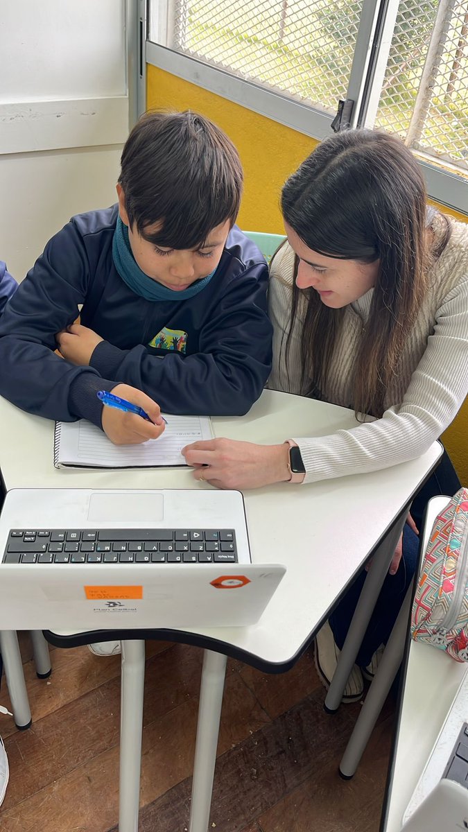 Continúa #RecuperaYAvanza en el CEA 183 Nelson Mandela <a href="/UTU_Uruguay/">UTU</a> hoy foco en Matemática. <a href="/florenciaapelo/">Florencia Apelo</a> acompaña de forma presencial, trabajando uno a uno.Explica, escucha, apoya y hace posible que las tareas de CREA <a href="/Ceibal_Uy/">Ceibal</a> se transformen en aprendizajes reales.
#CEA183