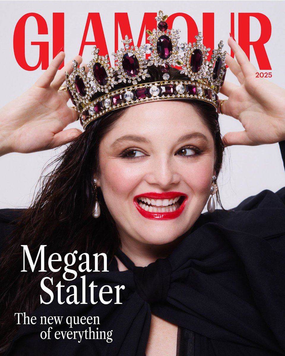 CriticsChoice's tweet image. That’s our 👑! Congratulations to our LGBTQ+ Breakthrough Performance Award honoree #MeganStalter ! The scene-stealing actress sat down with @glamourmag to discuss her new @netflix series, “Too Much” on-screen nudity, and finding a sense of belonging on stage!
📸: Photographer:…