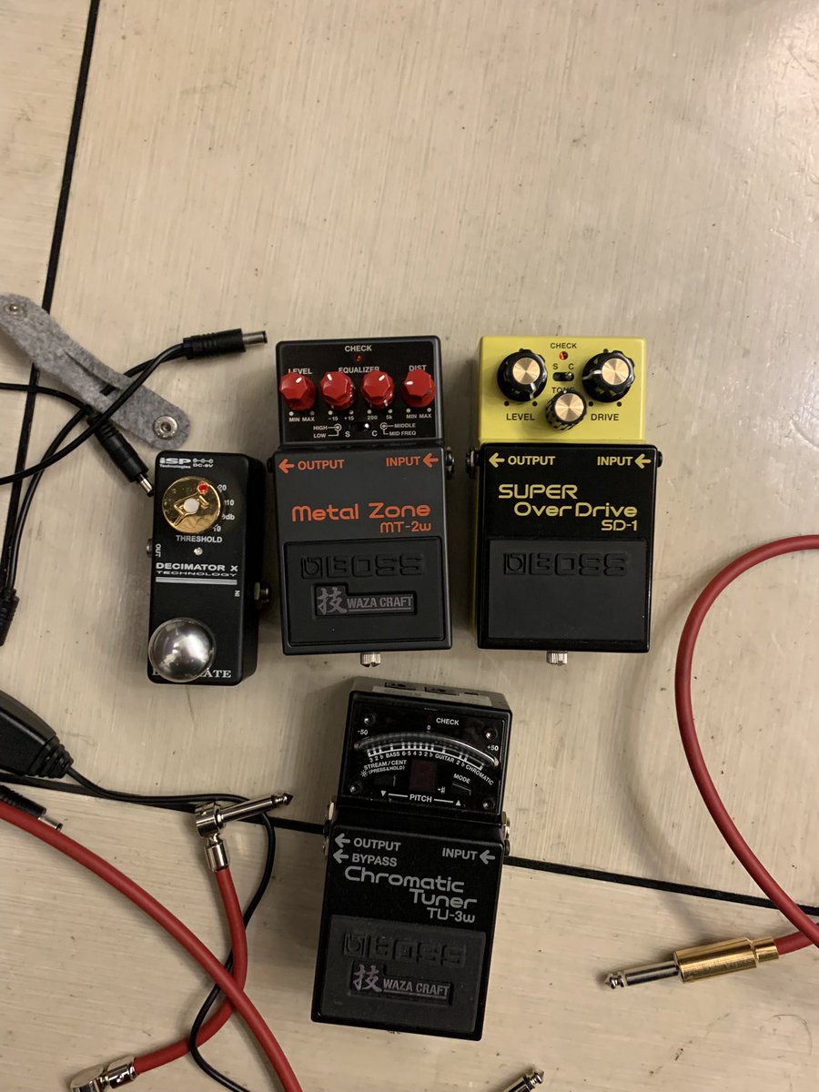 mikear358's tweet photo. メタゾネ技、リターン挿しを試してみた！
個人的には…JCだから通常挿しでもどちらでもって感じだったけどアンプ側のツマミの設定考えなくて済むから楽かも…と思った1日でした！
マイクもksm8の良さを再認識できたし色々試せた！
スタジオ終わりに急遽撮ったセッティングメモ💦 https://t.co/BFFunX7QLS