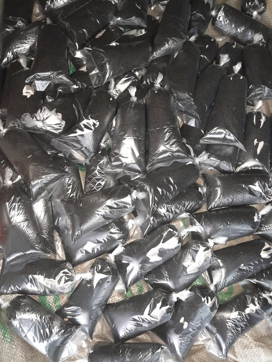 PIBGlobal1's tweet photo. With just N5000 you can have our activated charcoal powder for your multipurpose uses such as:
1: teeth brushing
2: anti poison 
3: livestock supplement 
4: water quality 
Etc

We deliver nationwide and internationally. 
0810 875 9404 https://t.co/66FOsMlTT3