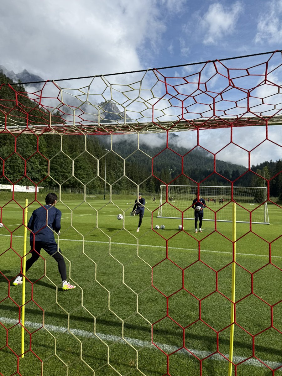 Erwin Van den Sande tweet media