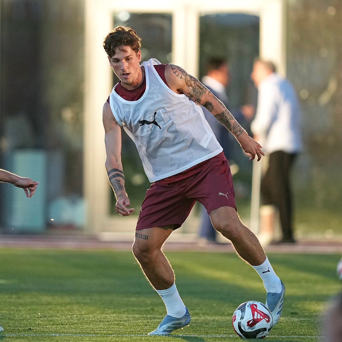 forzacimbom's tweet photo. Nicolo Zaniolo, Galatasaray'da takım arkadaşlarına, "Menajerime ilettim, Galatasaray'da kalmak istiyorum, kendimi yeniden kanıtlayacağım" dedi.

Emlakçıya başvurdu ve kiralık ev arayışına başladı. (Ajans 1905) https://t.co/KIKQUsP36x