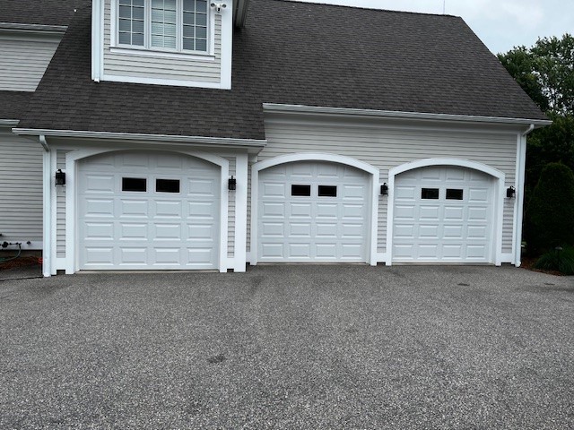 Americanoverhe3's tweet image. What a perfect way to start the week! Happy Monday!  Our sales team is ready to help find you the perfect doors for your home #clopay #aod