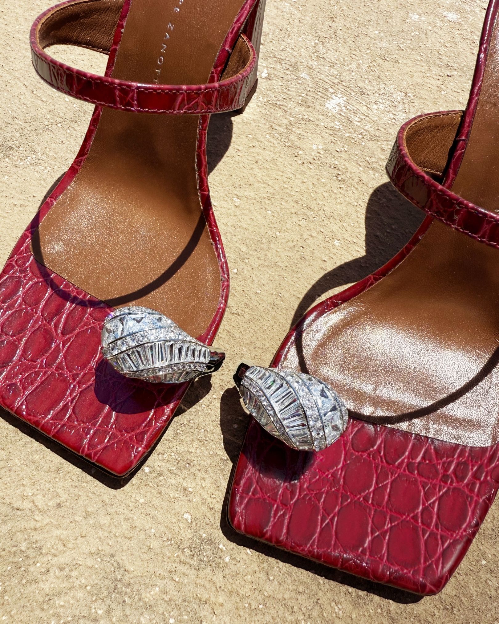 国内発送★GIUSEPPE ZANOTTI★Agathe Plexi サンダル Giuseppe Zanotti Agathe Plexi ダブルストラップ サンダル