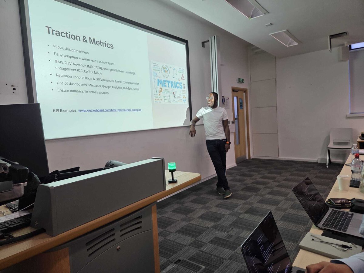 🗒️✍ MASTERCLASS IN VENTURE CAPITAL
Last week, LVCN welcomed over 100 aspiring investors from 50+ nationalities to our first-ever London VC Bootcamp, a two-day deep dive into the skills, strategies, and mindsets that define the VC industry.

Held in central London, the Bootcamp