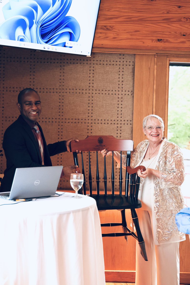 UTK_PCCM's tweet image. 2/Fellowship Graduation Ceremony
Pictures include:
-Faculty/fellows
-The mandatory selfie!
-Fellows recognition to the attending of the year, Dr Paul Branca (he couldn’t make it)
-Fellows and Faculty recognition to Dr Dudney’s contributions and leadership (recognition chair)