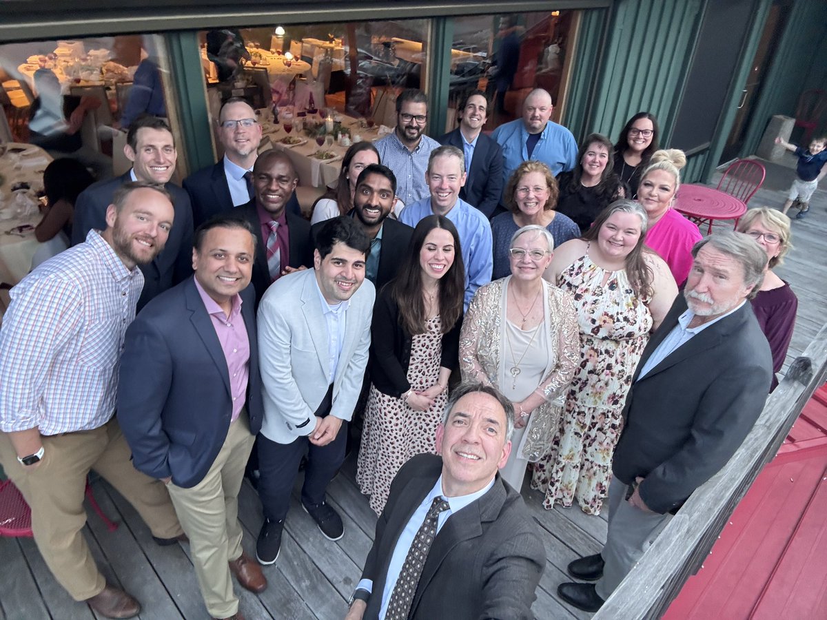 UTK_PCCM's tweet image. 2/Fellowship Graduation Ceremony
Pictures include:
-Faculty/fellows
-The mandatory selfie!
-Fellows recognition to the attending of the year, Dr Paul Branca (he couldn’t make it)
-Fellows and Faculty recognition to Dr Dudney’s contributions and leadership (recognition chair)