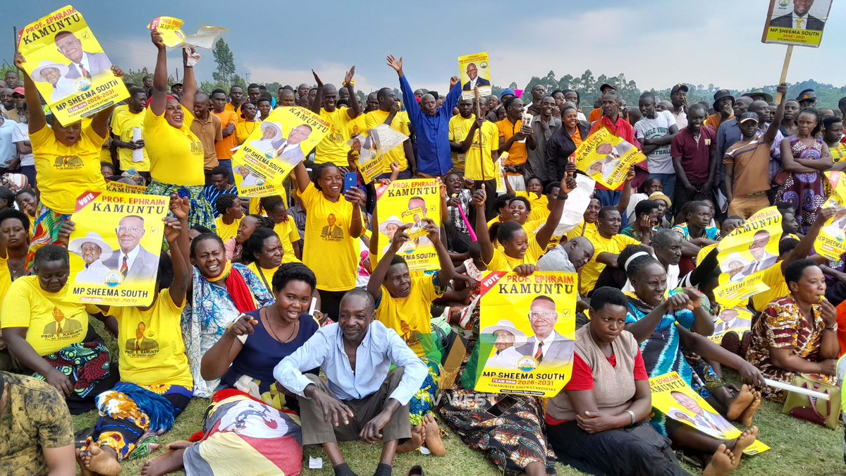 TV West Nehinda (@tvwestug) on Twitter photo #WestUpdates || SHEEMA SOUTH
Okuronda akaruuru okwa hamwe, abantu 4 abetsimbireho kukwatira NRM ebendera ahabwa MP Sheema South bariyo nibagambira abantu ebi barikuza kubakorera omu gomborora ya Kitagata omuri Sheema.
๐ท: <a href="/mugizibruno/">mugizibruno official</a>
1/2 #WestUpdates || SHEEMA SOUTH
Okuronda akaruuru okwa hamwe, abantu 4 abetsimbireho kukwatira NRM ebendera ahabwa MP Sheema South bariyo nibagambira abantu ebi barikuza kubakorera omu gomborora ya Kitagata omuri Sheema.
๐ท: <a href="/mugizibruno/">mugizibruno official</a>
1/2