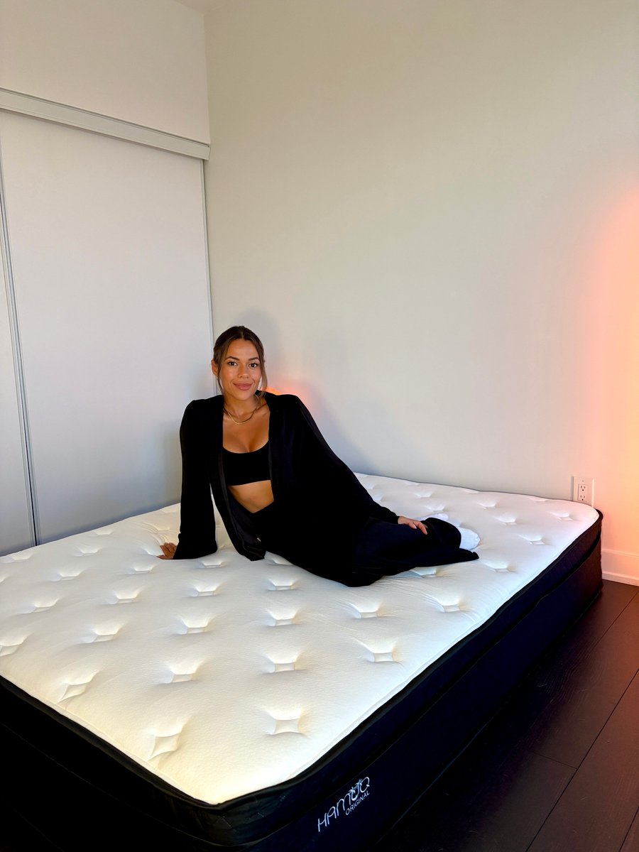 Serving looks on the mattress that serves the best support 💅🛏️

📸 missmadeofficial

#hamuq #hamuqsleep #hamuqmattress #canada #canadian #sleep #mattressinabox #hybridmattress