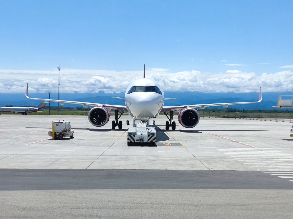 m (@maxxhatbiu) on Twitter photo 