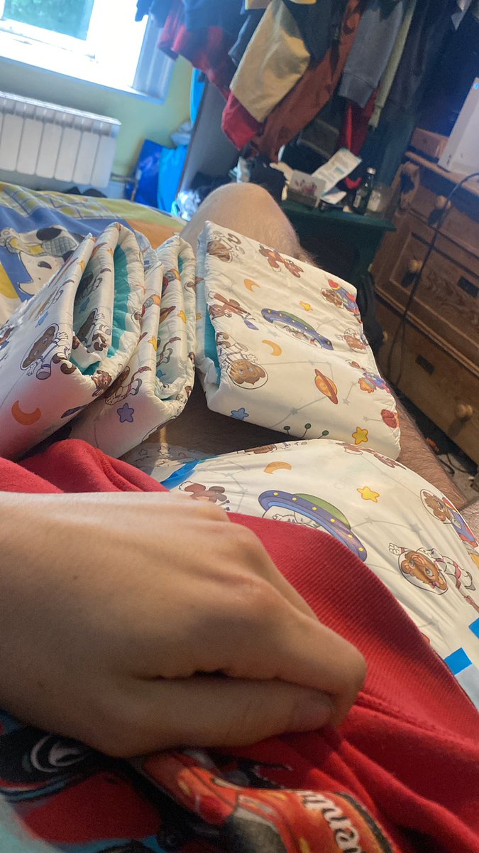 Hopefully gonna use these all today 

#abdl #diapers #diaperboy #abdlboy #little