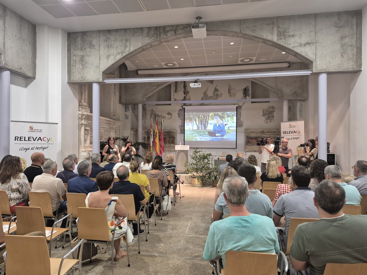 Leticia García Sánchez (@leticiagarciaza) on Twitter photo Hemos iniciado en #Zamora la ronda de jornadas informativas sobre las ayudas de la <a href="/jcyl/">Junta de Castilla y León</a> al relevo generacional y al emprendimiento.
Gracias a todos los asistentes por sumar esfuerzos para que las ayudas lleguen a cada rincón del territorio
#RELEVACYL
#castillayleonfunciona Hemos iniciado en #Zamora la ronda de jornadas informativas sobre las ayudas de la <a href="/jcyl/">Junta de Castilla y León</a> al relevo generacional y al emprendimiento.
Gracias a todos los asistentes por sumar esfuerzos para que las ayudas lleguen a cada rincón del territorio
#RELEVACYL
#castillayleonfunciona
