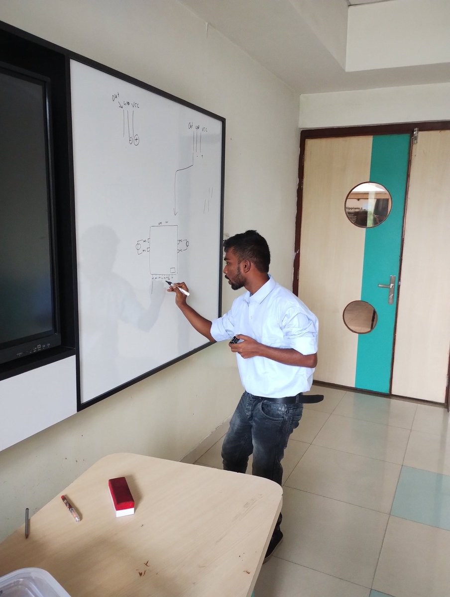 AdvancePranjal's tweet image. 🚀 3 Days of Creativity, Circuits & Code! 🔧🤖
We successfully conducted a Summer MakerCamp at Royal Global School, Guwahati for students from Class IV to XII – where beginners turned into real makers!
#MakerCamp #RoboticsWorkshop #ElectronicsForStudents #ArduinoProjects