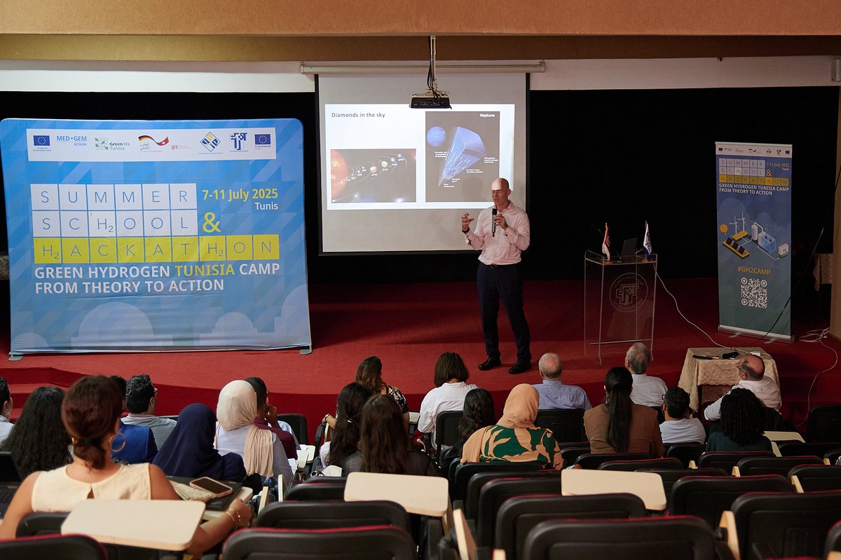 medgem_network's tweet image. 🎓Day 1 of the #GreenHydrogenCamp Tunisia – From Theory to Action kicked off at École Polytechnique de Tunis 🇹🇳!💡28 young engineers (20–30 y/o) from 8 countries🇹🇳🇲🇦🇩🇿🇵🇸🇪🇬🇩🇪🇦🇹🇯🇴 gathered for a week of innovation, learning &amp;amp; collaboration on the future of 
#ActClean #LearnGreen