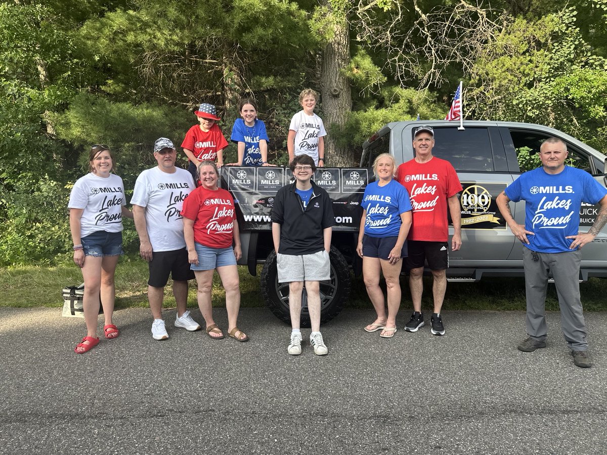 MillsAuto's tweet image. Red, white, and vroom! Such a blast being part of the 4th of July parades in Nisswa and Brainerd! 🚗🎆🎉

#RedWhiteAndVroom #FourthOfJuly #ParadeFun #NisswaMN #BrainerdMN #4thOfJulyVibes #StarsAndStripes #SmallTownPride #CommunityCelebration #Mills #Millsauto #millsvibes🚙✨