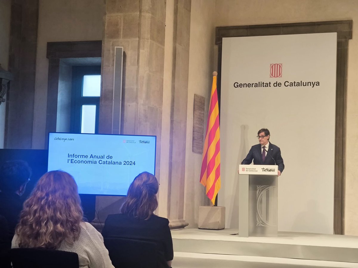 El president de la <a href="/UPMbcn/">UPM</a> Jaume Roura Calls i la directora <a href="/MagdaGrau1/">Magda Grau</a> han assistit aquest matí a la presentació de l'Informe anual de l’economia catalana 2024. El MH <a href="/salvadorilla/">Salvador Illa Roca</a> ha donat el tret de sortida a un seguit de dades molt interessants.