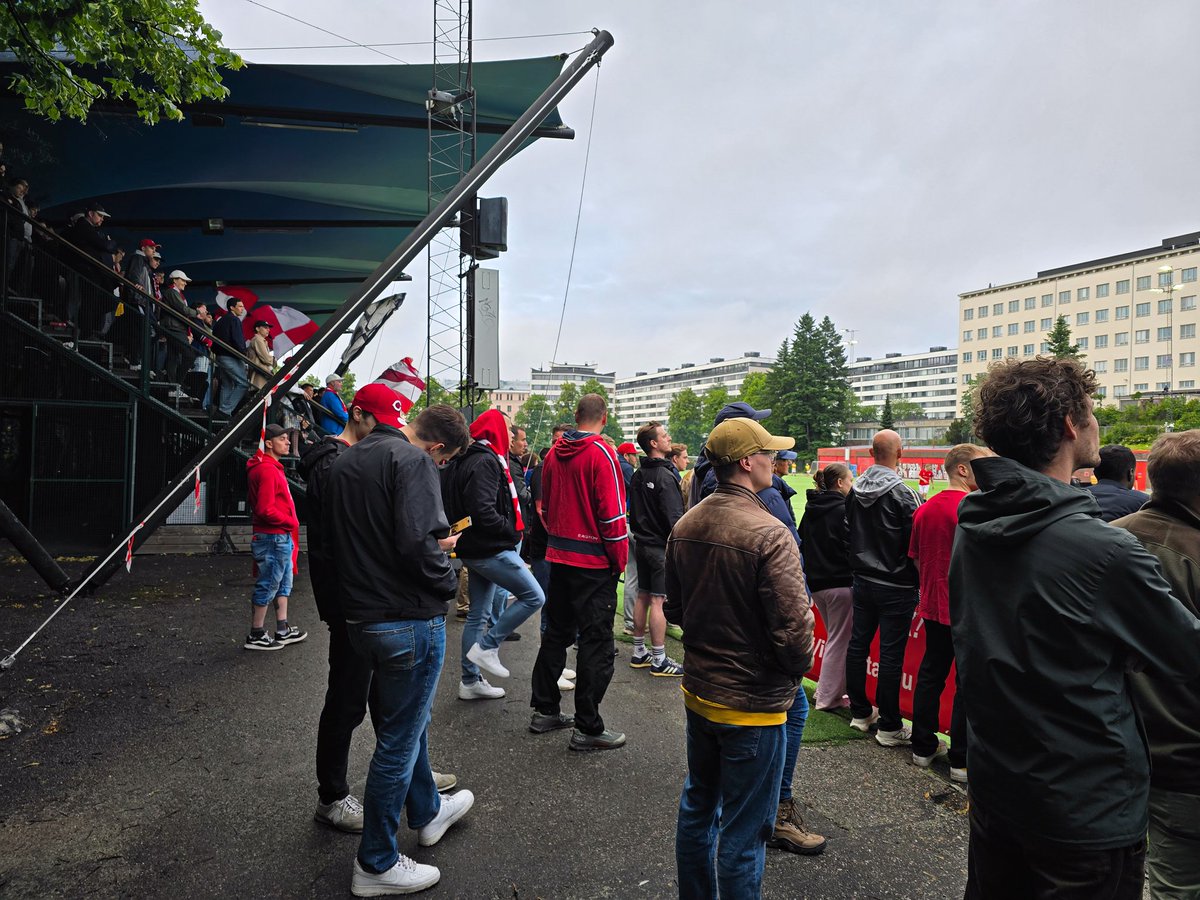 6.7.2025
HIFK 3-2 HJK/Kantsu
Kolmonen🇫🇮⚽️ #HIFK 

Helsinki derby returned in 5th tier finnish football pyramid where IFK beat HJK district team in dramatic last minute scenes. Attendance 1353  and packed stand 30min before match reminds past derbies which hopefully returns soon.