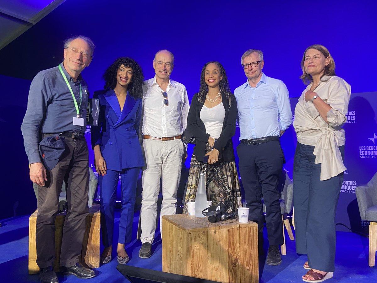 ONE France (@one_fr) on Twitter photo 🗣️ "L'Afrique n'est pas un continent à aider, mais un partenaire avec lequel construire".
Voici le message fort porté par la Présidente et Directrice générale de ONE, <a href="/ndidiNwuneli/">Ndidi Okonkwo Nwuneli</a> aux #REAix2025.
Visionnez le replay de la conférence ici 🎥⤵️
youtube.com/live/sgYCOzL6e… 🗣️ "L'Afrique n'est pas un continent à aider, mais un partenaire avec lequel construire".
Voici le message fort porté par la Présidente et Directrice générale de ONE, <a href="/ndidiNwuneli/">Ndidi Okonkwo Nwuneli</a> aux #REAix2025.
Visionnez le replay de la conférence ici 🎥⤵️
youtube.com/live/sgYCOzL6e…