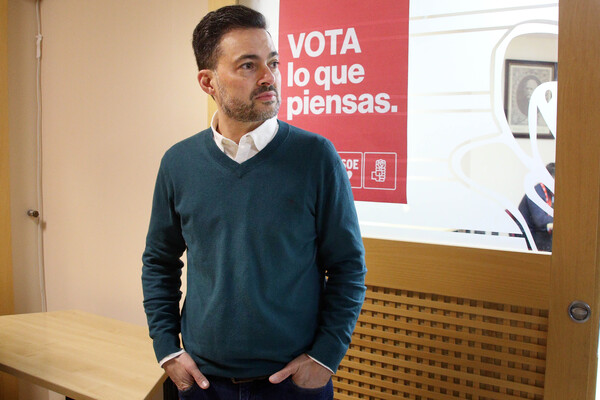 AgenciaIcal's tweet photo. Diego Moreno denunciará ante Ferraz presuntas irregularidades en las primarias del PSOE de León

➡️El procurador, que disputó el liderazgo a Cendón, pedirá la intervención de la federal ante su desacuerdo con la resolución del PSCyL

@diegomorenoleon

https://t.co/3mNMClUBdm https://t.co/PGHrnzWHHC