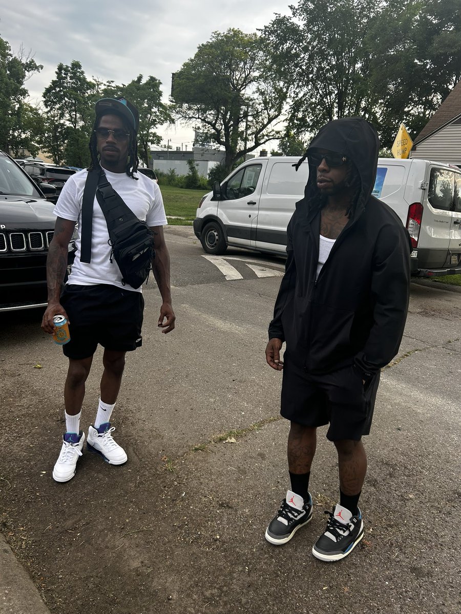 722Beeze's tweet photo. Cherrylawn niqqas 🩸🐍🤞🏾 https://t.co/FfQ1ORr0Zu