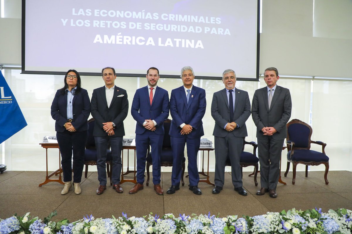 Cremades&CalvoSotelo (@cremadescsotelo) on Twitter photo Las economías criminales amenazan la democracia en #AmericaLatina. Con expertos como Víctor Hugo Guerra Hernández,socio de Cremades & Calvo-Sotelo (Colombia), se debatieron estrategias coordinadas para combatirlas. Gracias a la <a href="/camaradelima/">Cámara de Comercio Lima</a> por su compromiso #EconomíasCriminales Las economías criminales amenazan la democracia en #AmericaLatina. Con expertos como Víctor Hugo Guerra Hernández,socio de Cremades & Calvo-Sotelo (Colombia), se debatieron estrategias coordinadas para combatirlas. Gracias a la <a href="/camaradelima/">Cámara de Comercio Lima</a> por su compromiso #EconomíasCriminales