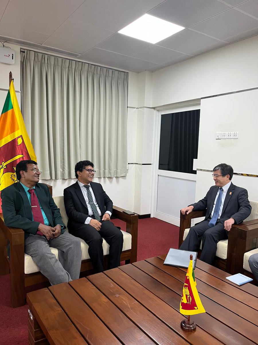 JapanEmb_SL's tweet image. On 7th July, Amb. ISOMATA paid a courtesy call on Hon. Dr. Dhammika Patabendi, Minister of Environment. They exchanged views on ongoing tackling plastic waste project🧴and the Joint Crediting Mechanism projects🌞-all towards a cleaner, greener, and more sustainable Sri Lanka💚♻️.