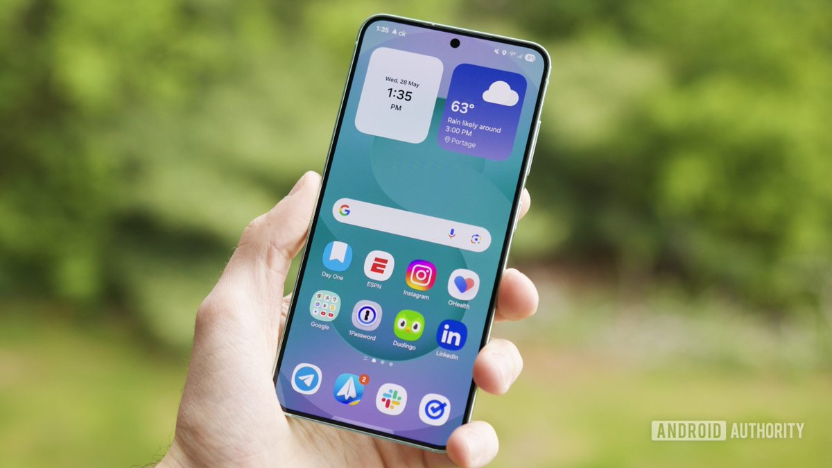 Less than 48 hours to #GalaxyUnpacked! 🚀

Here's what to expect from the event (expand post to read more):

- Galaxy Z Fold 7 &amp; Z Flip 7: Thinner, larger displays, improved durability, less visible crease, new AI features. Possibly a Z Flip 7 FE!

- Galaxy Watch 8 Series: Return