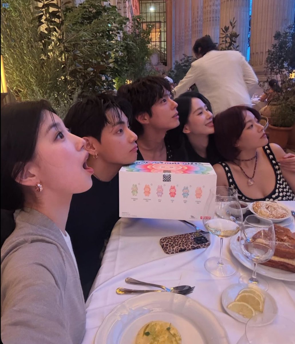 Taehyungimpact's tweet image. CELINE FAMILY 🥹