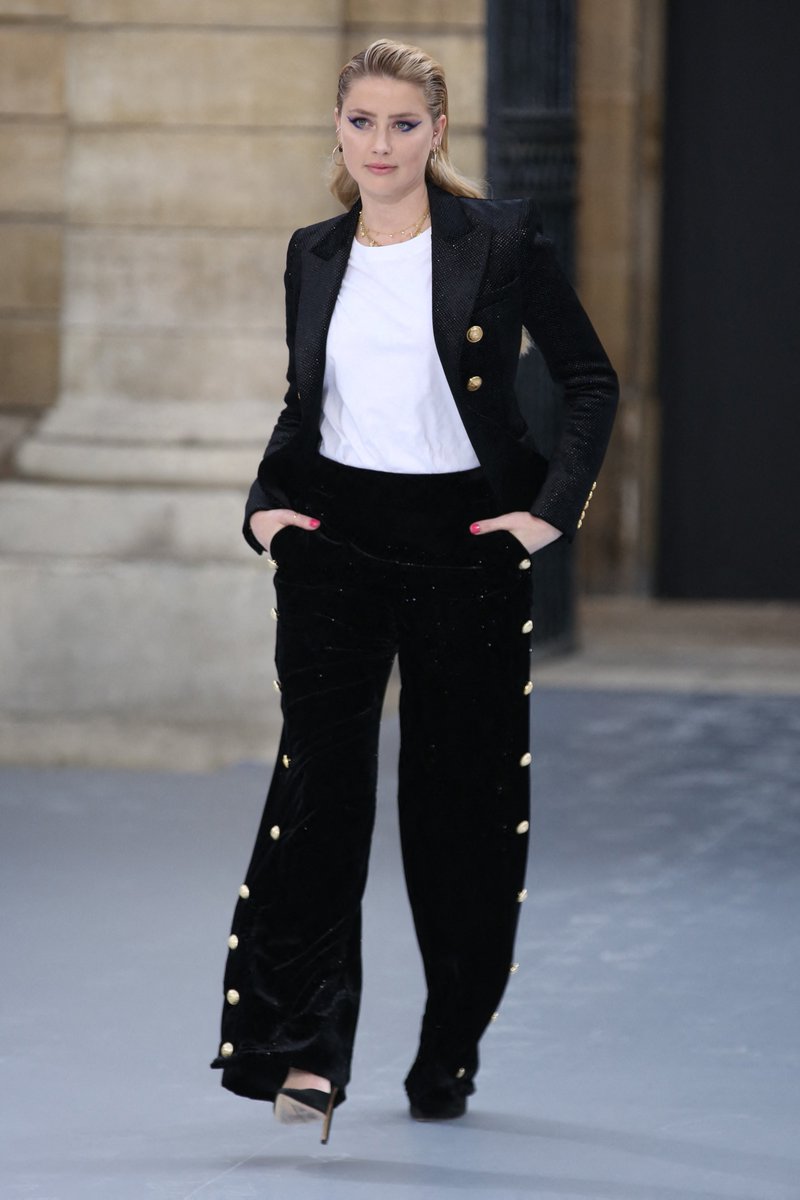 amberheardootd's tweet image. amber heard at the le défilé l'oréal paris show as part of paris fashion week on september 28, 2019.
amberheardarchive.com/gallery/thumbn… #IStandWithAmberHeard