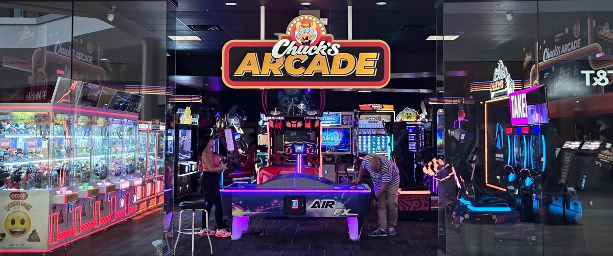 Scarlett is at the top and Chuck's Arcade is open for business! Find out what's up in today's #MikeJonesMinuteCon at 7:20 on @ALT1045Philly.

🎧: alt1045philly.com/listen

Subscribe on #iHeartRadio: rb.gy/6c2k7beqd

📷: Chuck's Arcade