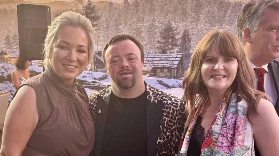 moneillsf's tweet image. 🎬 I was delighted to recently attend the launch of Studio Ulster, the world’s most advanced virtual production studio, now open right here on our doorstep.
This is a major investment that will bring huge opportunities for our people and our economy.
The Studio will attract…