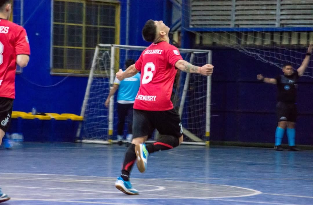 MarcosDavila27's tweet photo. Ezequiel Jaroslawski se despidió de #JorgeNewbery y viajará hacia #Polonia🇵🇱 para continuar su carrera en el #WeMet de la Primera División. Será su primera experiencia fuera del país. https://t.co/EA0oR7ImxW