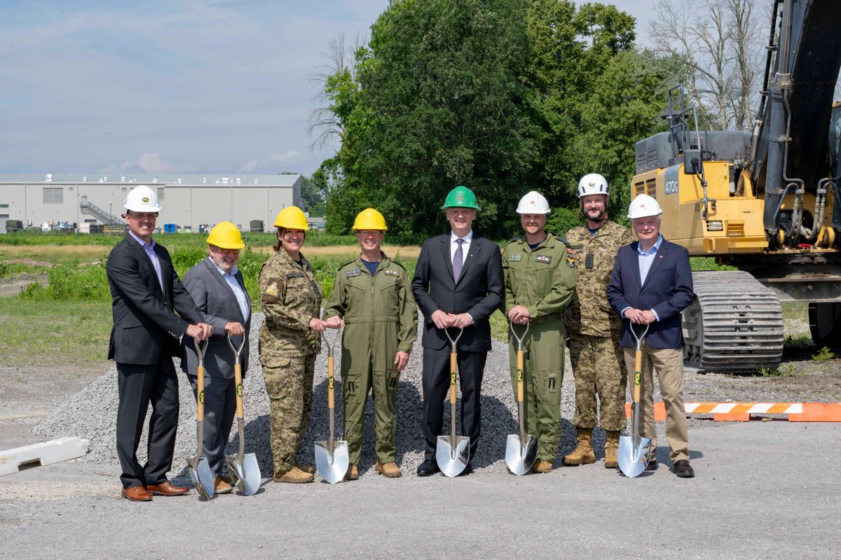 Today, the Honourable David McGuinty, Minister of National Defence, participated in a groundbreaking ceremony at CFB Trenton to mark the start of construction for the new Strategic Tanker Transport Capability project. canada.ca/en/department-…