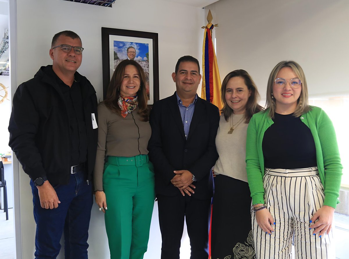 HelgaMa_ Rivas Ardila (@helgamarivasar) on Twitter photo #EnDiálogoCon <a href="/hernanbaqueror/">Hernan Baquero Rodriguez</a>, <a href="/AlcaldiaCodazzi/">Alcaldía Agustín Codazzi</a>, avanzamos en el seguimiento a proyectos estratégicos que impulsan la calidad de vida en el municipio:
✅ Agua potable y saneamiento básico
✅ Mejoramiento de vivienda
Desde <a href="/Minvivienda/">Minvivienda</a> continuamos comprometidos con asistencia #EnDiálogoCon <a href="/hernanbaqueror/">Hernan Baquero Rodriguez</a>, <a href="/AlcaldiaCodazzi/">Alcaldía Agustín Codazzi</a>, avanzamos en el seguimiento a proyectos estratégicos que impulsan la calidad de vida en el municipio:
✅ Agua potable y saneamiento básico
✅ Mejoramiento de vivienda
Desde <a href="/Minvivienda/">Minvivienda</a> continuamos comprometidos con asistencia