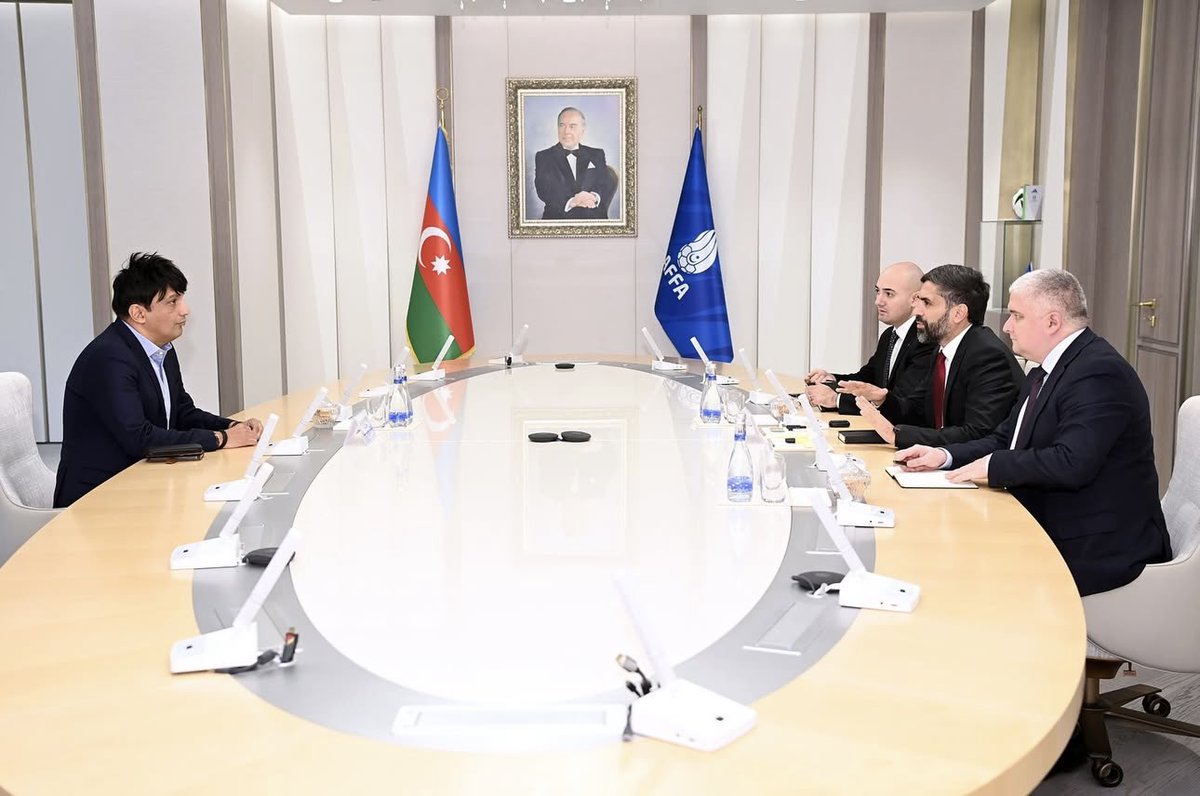 TheRealPFF's tweet image. AFFA President Rovshan Najaf met with PFF President Syed Mohsen Gilani to discuss football cooperation. Both sides expressed confidence that this partnership will boost the sport’s growth in Azerbaijan and Pakistan. 🇦🇿🤝🇵🇰