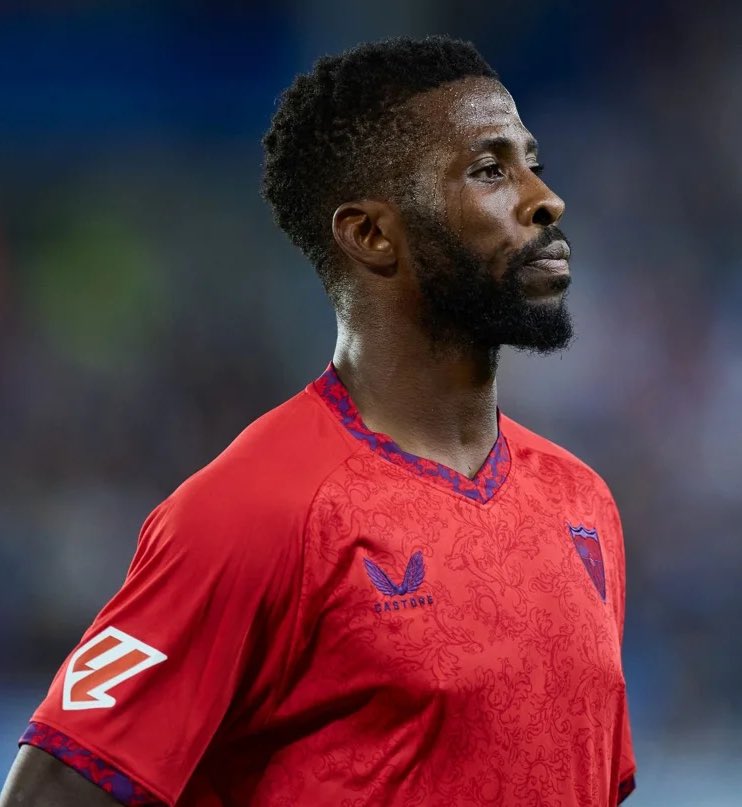 Gonzalo Tortosa (@gonzalotortosa) on Twitter photo 🔴🚨 Kelechi Iheanacho lleva desde ayer en la CD del Sevilla FC.
El nigeriano ha acortado sus vacaciones.
✍️ Su ausencia en los dos primeros entrenamientos se debe a una indigestión.
<a href="/elchiringuitotv/">El Chiringuito TV</a> 🔴🚨 Kelechi Iheanacho lleva desde ayer en la CD del Sevilla FC.
El nigeriano ha acortado sus vacaciones.
✍️ Su ausencia en los dos primeros entrenamientos se debe a una indigestión.
<a href="/elchiringuitotv/">El Chiringuito TV</a>