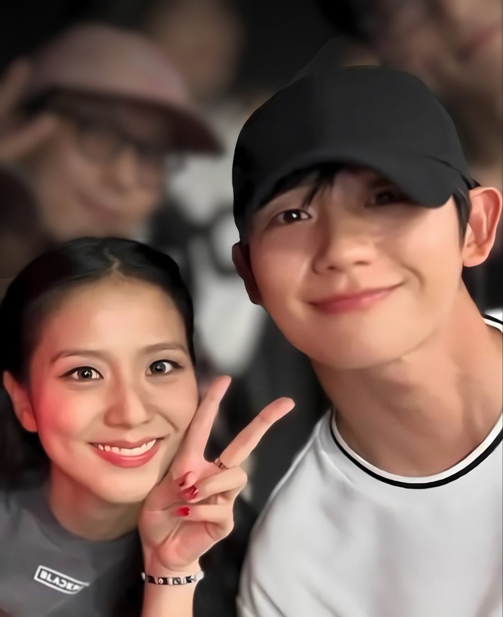 in other universe

sooho isn’t dead, they are happy

#haesoo