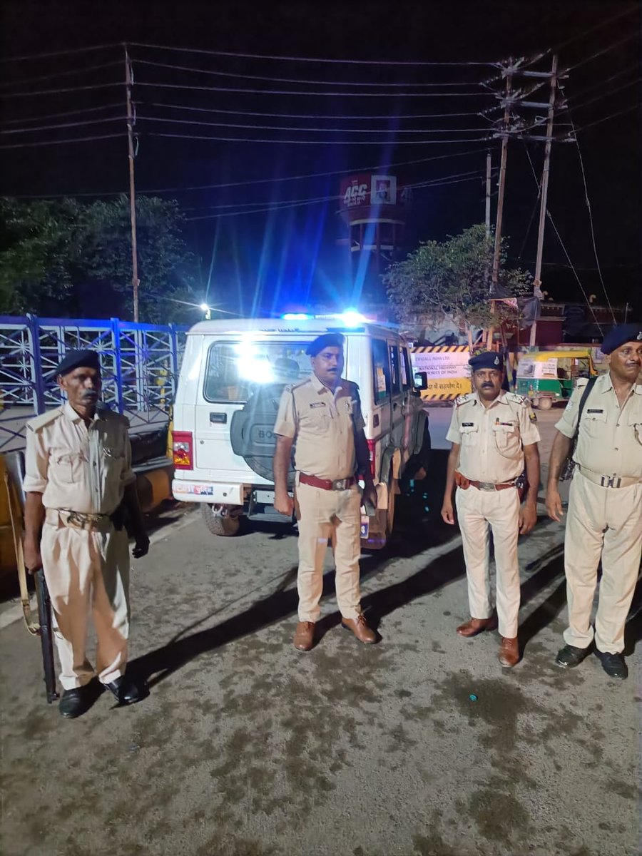 Patna Police (@patnapolice24x7) on Twitter photo जन-जन की सुरक्षा के लिये सदैव तत्पर...आपकी #पटना_पुलिस हर कदम हर मोड़ पर !
वरीय पुलिस अधीक्षक, पटना के निर्देशानुसार अपराध की रोकथाम एवं विधि-व्यवस्था संधारण हेतु #Night_Patrolling के क्रम में सभी चौक-चौराहे पर मुस्तैदी के साथ मौजूद #पटना_पुलिस।
<a href="/dm_patna/">District Administration Patna</a>
<a href="/bihar_police/">Bihar Police</a> जन-जन की सुरक्षा के लिये सदैव तत्पर...आपकी #पटना_पुलिस हर कदम हर मोड़ पर !
वरीय पुलिस अधीक्षक, पटना के निर्देशानुसार अपराध की रोकथाम एवं विधि-व्यवस्था संधारण हेतु #Night_Patrolling के क्रम में सभी चौक-चौराहे पर मुस्तैदी के साथ मौजूद #पटना_पुलिस।
<a href="/dm_patna/">District Administration Patna</a>
<a href="/bihar_police/">Bihar Police</a>