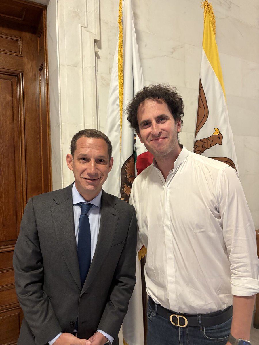 If San Francisco were a SaaS company, it’d be at (-)$200M ARR.

I’ve lived here for 5 years and I want to make this city safer.

Because right now, San Francisco is sitting on $200M in unpaid B2B invoices.

Money that could be used to clean streets, pay teachers, and expand