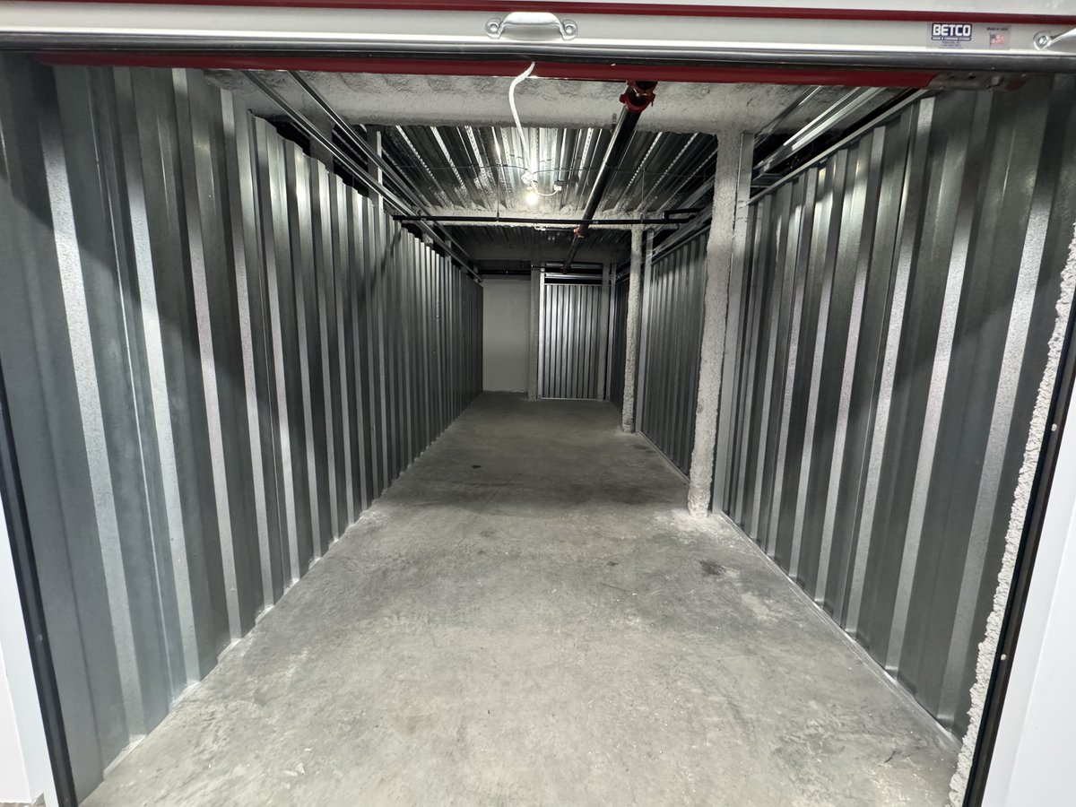 BDJunkremoval's tweet image. Swipe to Clean: Empty Storage Unit Edition
Where junk disappears like magic ✨

💪 Real cleanups. Real satisfying.
🐾 Black Dog Junk Removal
📍 Charleston, SC
☎️ 843-920-JUNK

#JunkRemoval #CleanOutCrew #DeclutterYourLife #SwipeToClean #BeforeAndAfter #JunkBeGone #ClutterFree