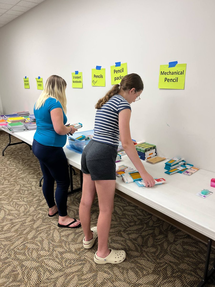 GivingTreeHSSD's tweet image. Go Team!!!! 
A BIG shout out to  Pirates Bayport/BayView Cheerleading Team today for helping set up our Back To School Event room!  We are so thankful for your strength, your organizational skills &amp;amp; teamwork!!!  Great job!!! @HSSD