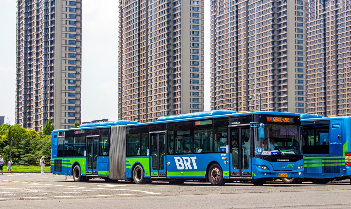 TT4sol's tweet image. NEOPLAN
YOUNG MAN 
JNP6180GVC
2025.7.6 LianYunGang China